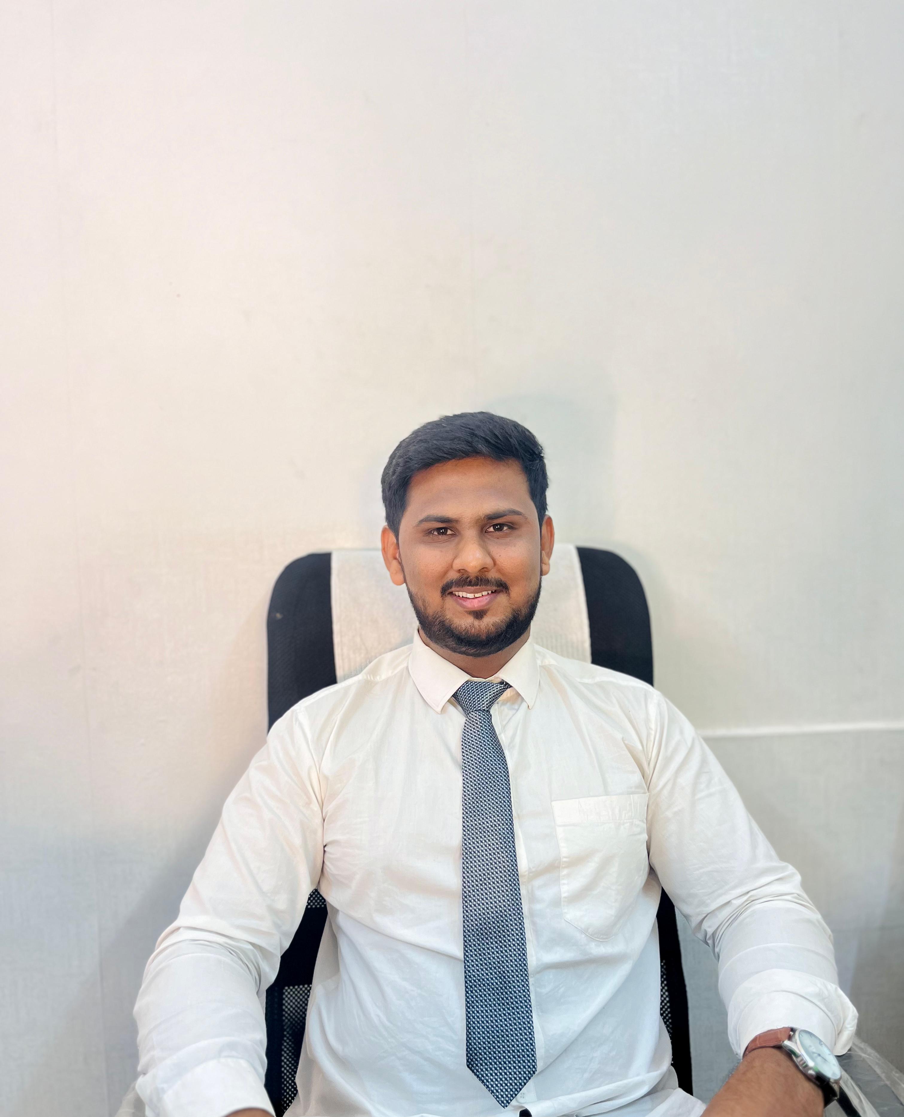 Professional photo of Advocate Tejsinh Jahagirdar